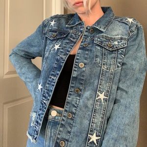 ♥️ SOLD ♥️Denim jacket with embroidered stars 🌟🌟